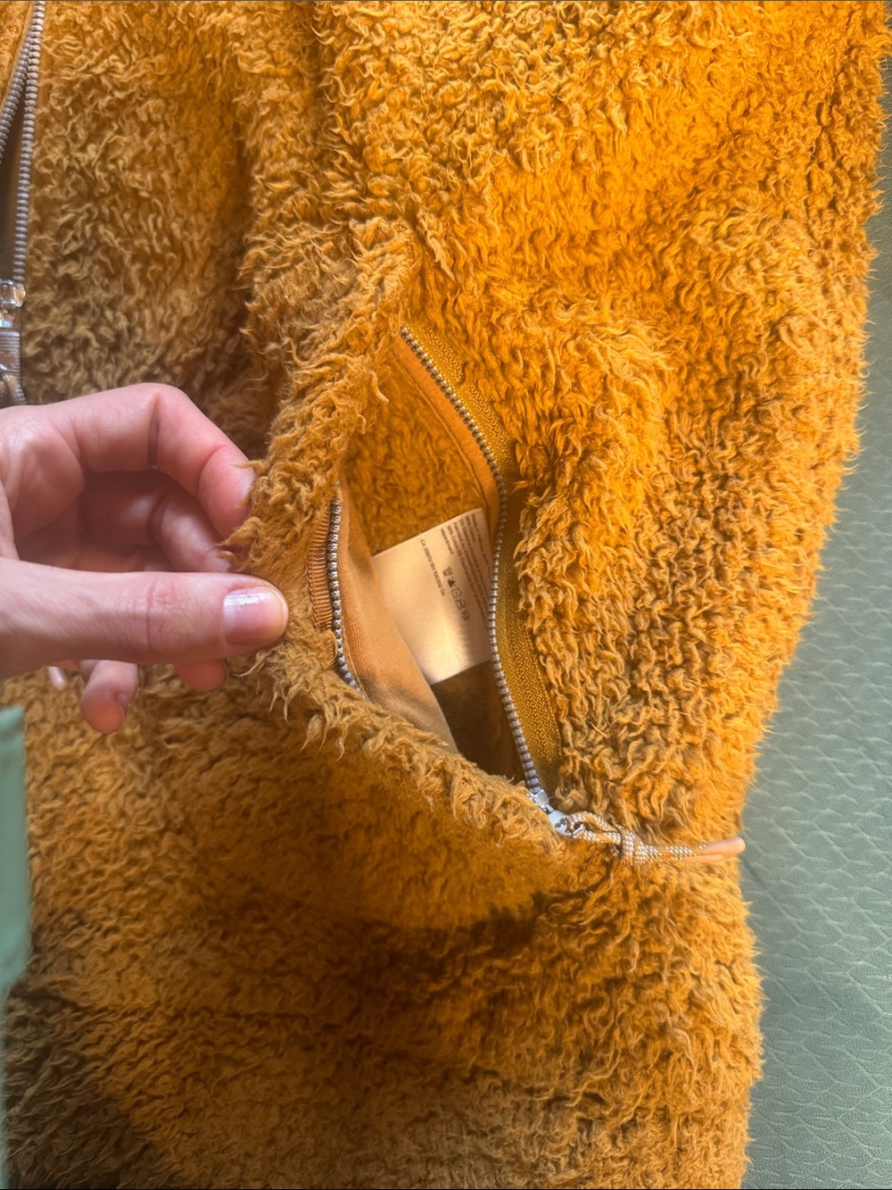 Lululemon oh so Sherpa jacket - Picture 6 of 12